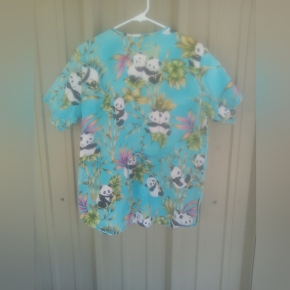 Women's Aqua Blue Panda Bear Nursing Scrub Top Size Small Nurse - Picture 2 of 3
